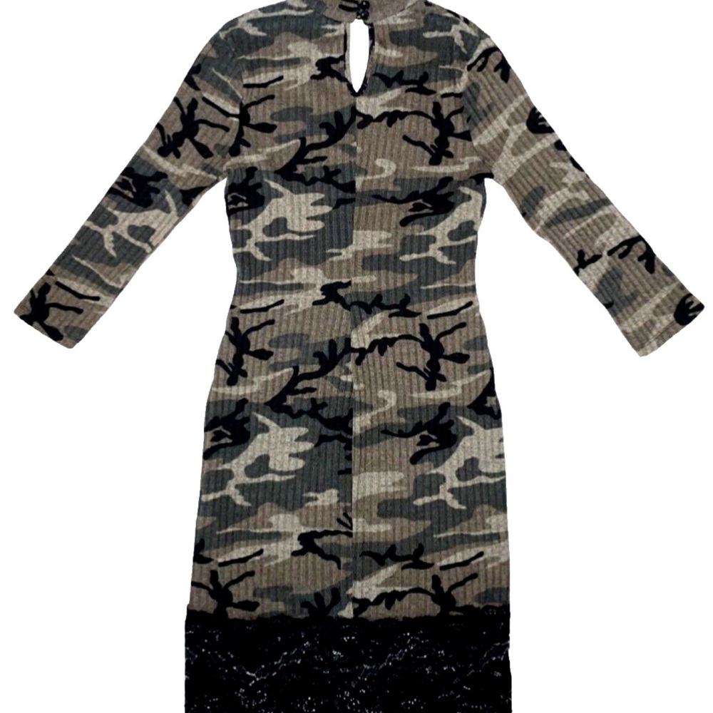 Venus NWOT XL beautiful lace hem camouflage dress Knee length choker v neck